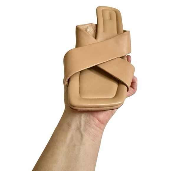 Vince Cecila Crisscross Slides in Catalina Blush Size 11. - Picture 3 of 9